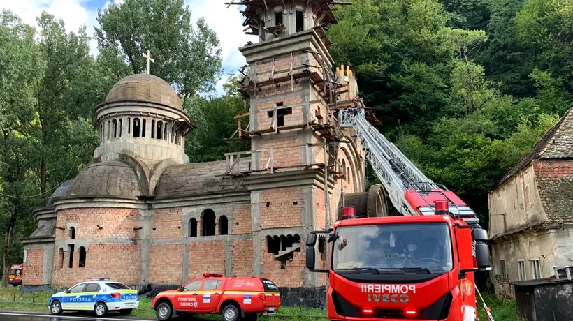 Bărbat mort după ce a căzut de pe cupola unei biserici din Sibiu