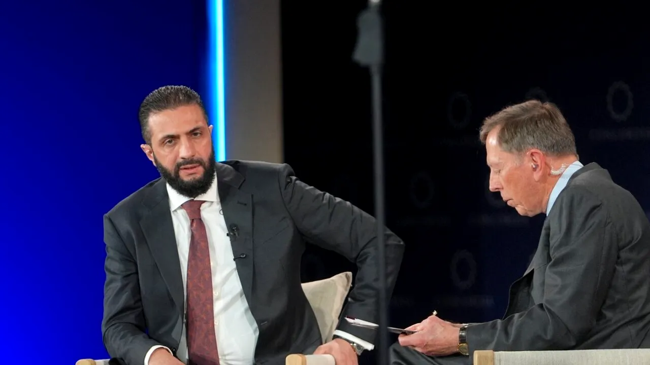 Întâlnire neobișnuită între un fost JIHADIST și un general AMERICAN/ Liderul interimar al Siriei a fost intervievat de Petraeus la New York