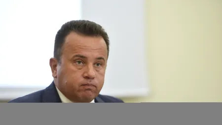 Cei doi elevi eliminați de la bacalaureat pentru scrisuri diferite au depus plângere penală