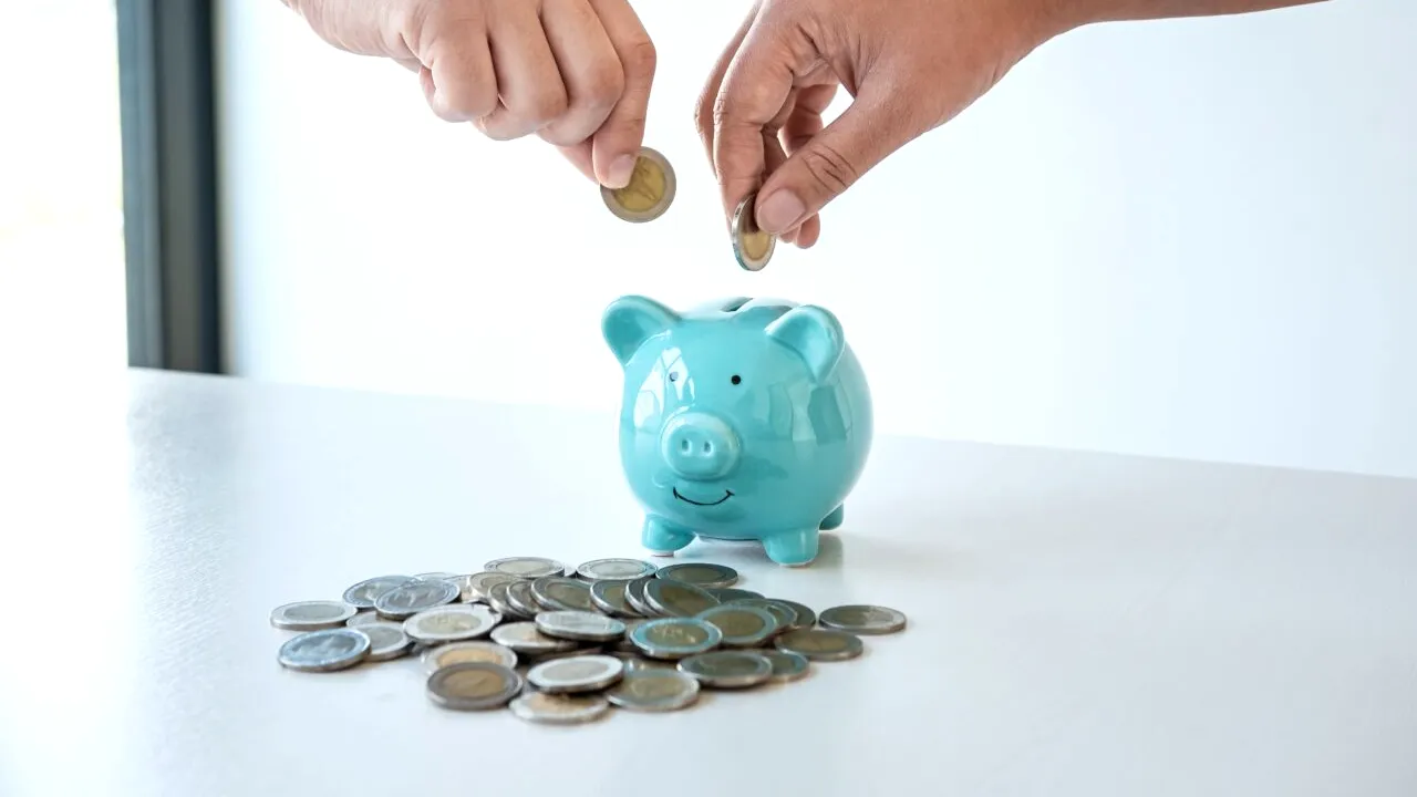 România, pe ultimul loc la alfabetizare financiară în Europa. Cetățenii economisesc mai puțin de 10% din venit