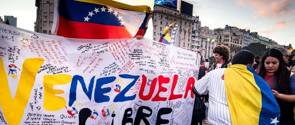 Venezuela, pe un butoi de pulbere. 24 de MORȚI și peste 2000 de arestați după fraudarea alegerilor de Maduro. Armata „întoarce armele” spre popor