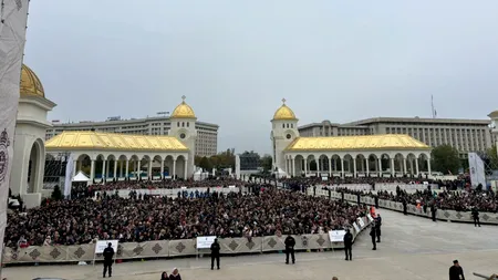 Cât este timpul de așteptare sâmbătă seară pentru accesul în Catedrala Mântuirii Neamului. Aproape 200.000 de pelerini au trecut prin Sfântul Altar