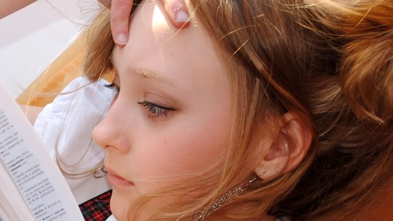 Părinți, îngrijorați de programul încărcat al copiilor: Nivelul de stres le afectează sănătate. Trebuie să facem ceva / Ce spune un nou studiu 