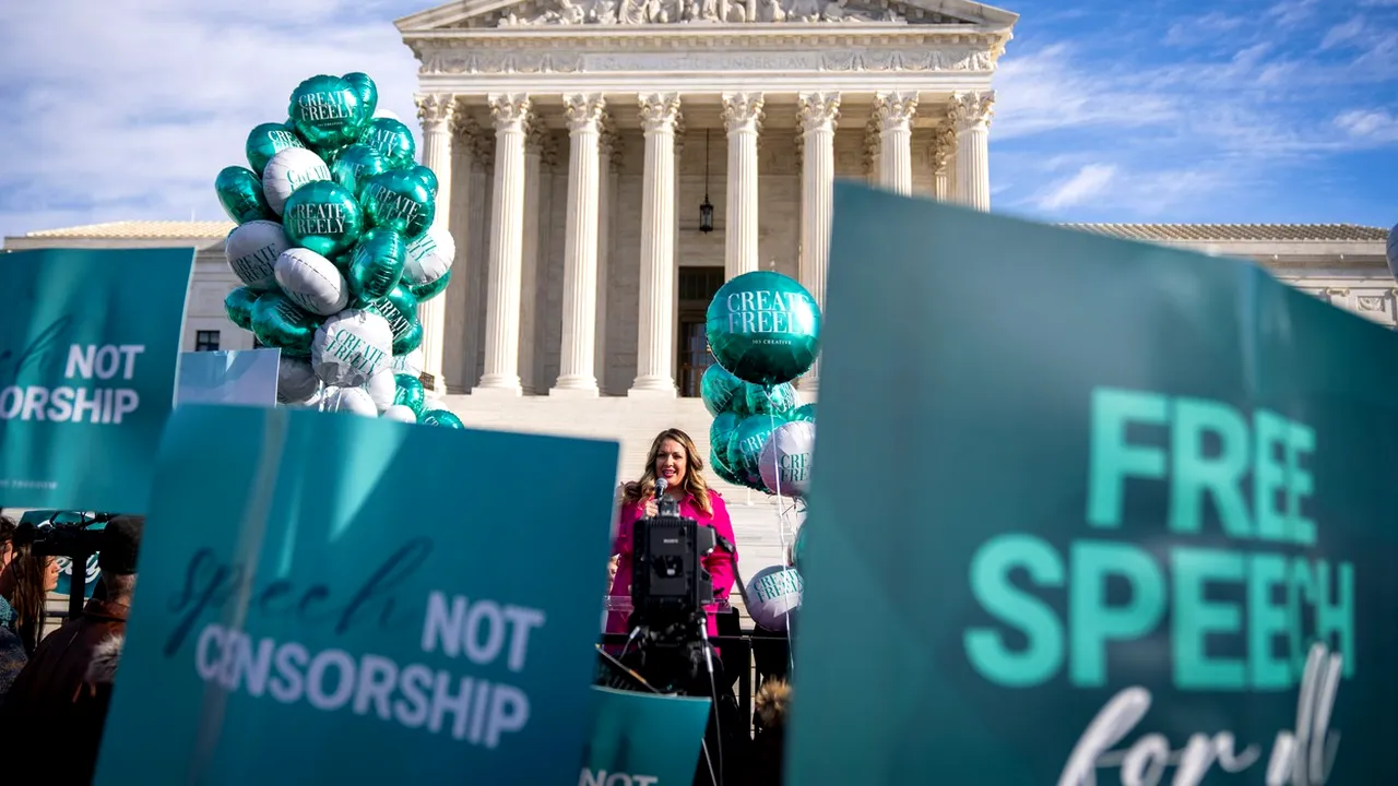 Credința e mai presus de business. Curtea Supremă a SUA decide în favoarea unui designer web care a refuzat să lucreze cu un cuplu gay