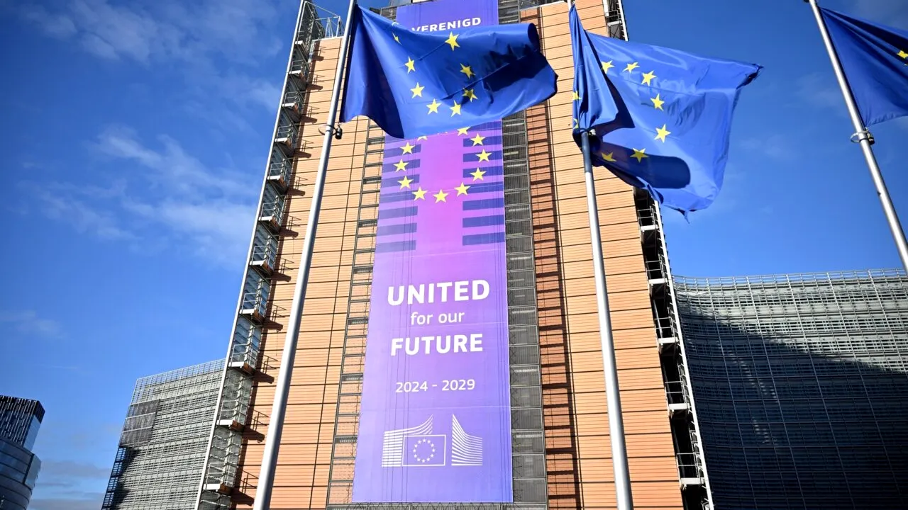 Comisia Europeană urmează să ÎNCHIDĂ 80 din cele 100 de birouri ale Departamentului pentru Parteneriate Internaționale din lume