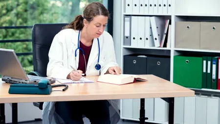 Se schimbă regulile pentru CONCEDIILE medicale din 1 august. Indemnizații mai mici și contribuții noi pentru CASS