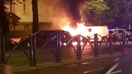 Mașină în flăcări pe Șoseaua Ștefan cel Mare din Capitală. Focul, care a distrus alte două autoturisme parcate, ar fi fost pus (VIDEO)