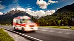 O femeie a murit în drum spre înmormântarea mamei sale, în Italia, după ce un bolovan uriaș i-a strivit mașina