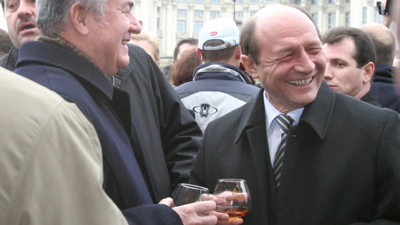 Ponta: Băsescu vorbește de unire cu Moldova după ce 9 ani doar a ciocnit la petreceri cu Voronin