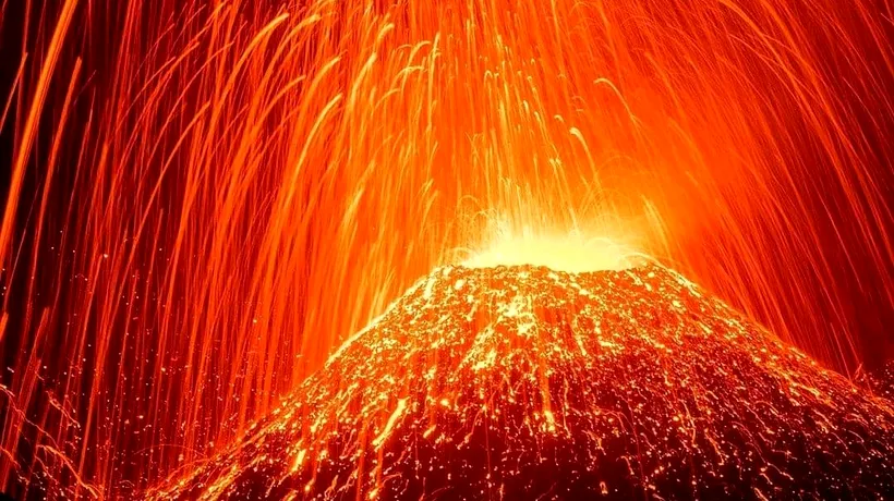 Etna a erupt din nou. Imagini spectaculoase filmate în Sicilia (Galerie FOTO și VIDEO)