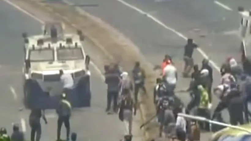 Primăvara venezueleană: Forțele de ordine au folosit gaze lacrimogene și gloanțe de cauciuc împotriva celor care protestau față de guvernul Maduro
