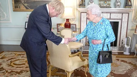 Decizie șoc. Regina Elisabeta a II-a a aprobat suspendarea Parlamentului britanic, chiar înainte de Brexit, la cererea lui Boris Johnson