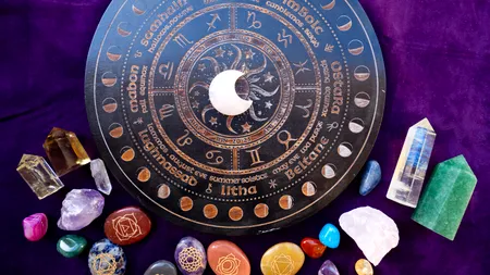 ZODIILE care câștigă mulți bani începând cu luna martie. Binecuvântările apar încă din primele zile