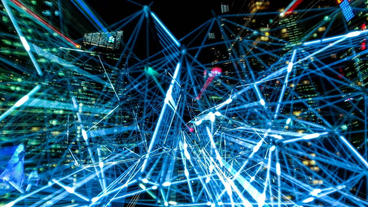 MAE va folosi inteligența artificială împotriva dezinformării online. Vor fi monitorizate site-urile de știri, dar și influencerii