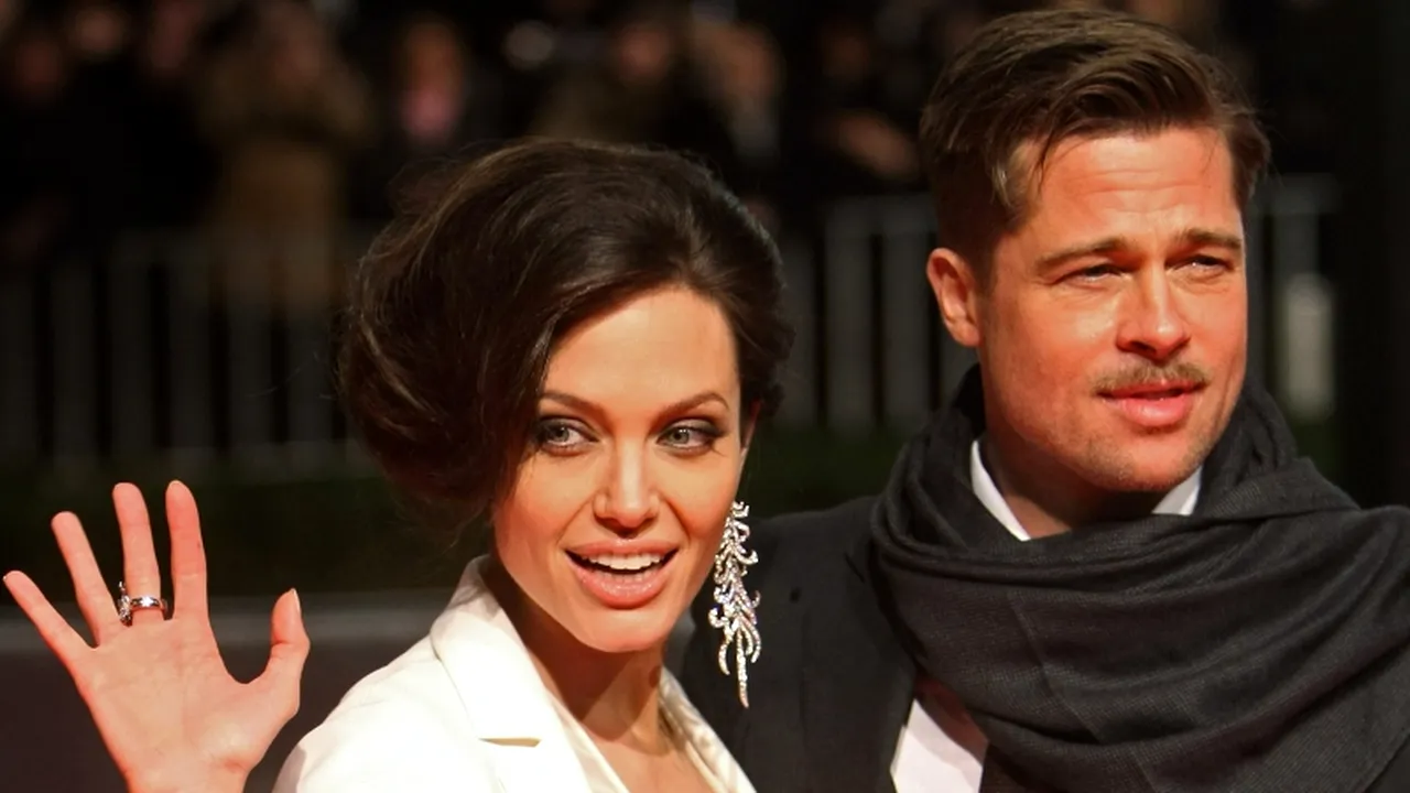 Angelina Jolie divorțează de Brad Pitt