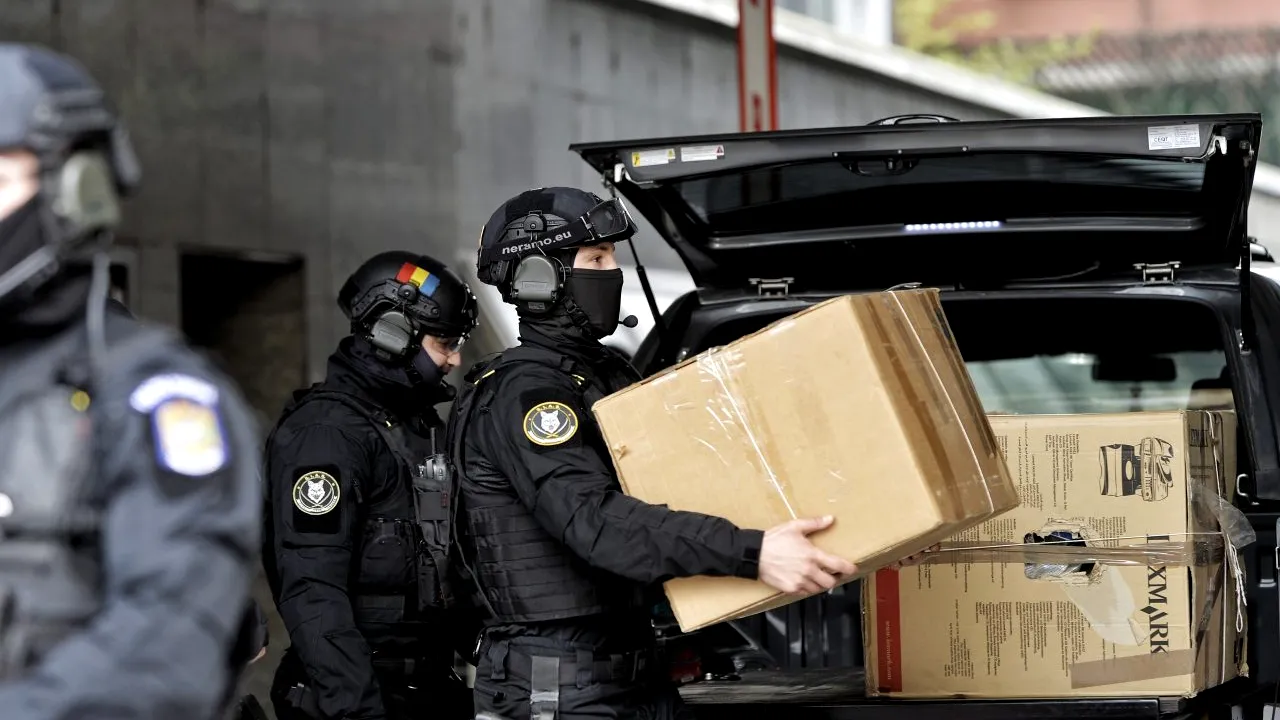 Peste 20 de persoane audiate la DIICOT Iași într-un dosar vizând concesionarea unor terenuri. Au fost făcute percheziții inclusiv la Primăria orașului / Ce spune primarul Mihai Chirica