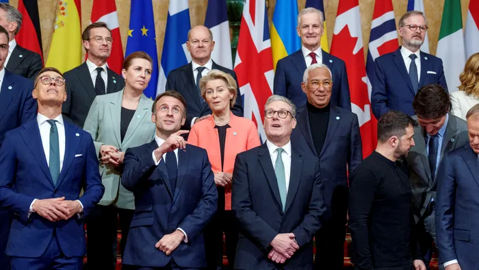 „Coaliția celor dispuși” 