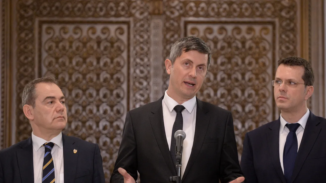 USR critică Guvernul Dăncilă: Vedem miniștri urmăriți penal. Este un lucru foarte grav care va afecta România
