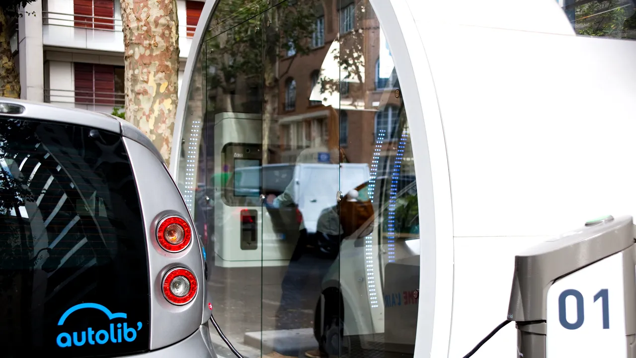 Consecințele BATERIILOR MURDARE cu care vor fi echipate milioanele de mașini electrice CURATE ce vor circula pe șosele în următorii ani
