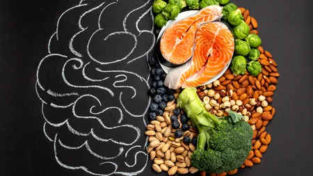 Cele 2 alimente banale care NU favorizează activitatea cerebrală, potrivit medicului neurochirurg Vlad Ciurea