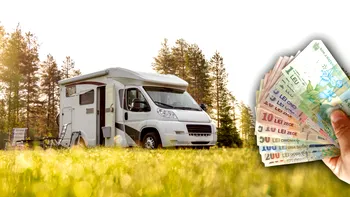 Cât costă o zi în camping cu autorulota, în România. Ce prețuri plătesc turiștii pentru racordarea temporară la curent