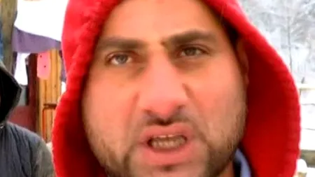 Și-a luat ajutorul social și-a plecat în vacanță la Paris. Cine este asistatul social de cinci stele care susține că nu poate nici să se „încheie la șireturi