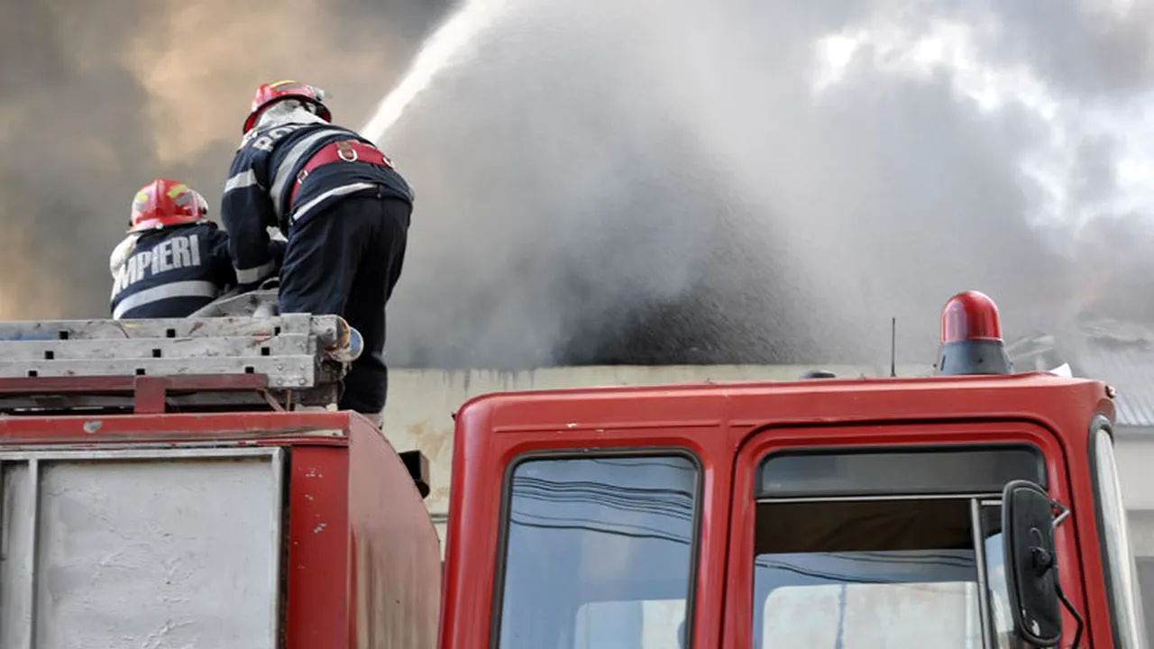 INCENDIU PUTERNIC la o fabrică de componente auto din Codlea