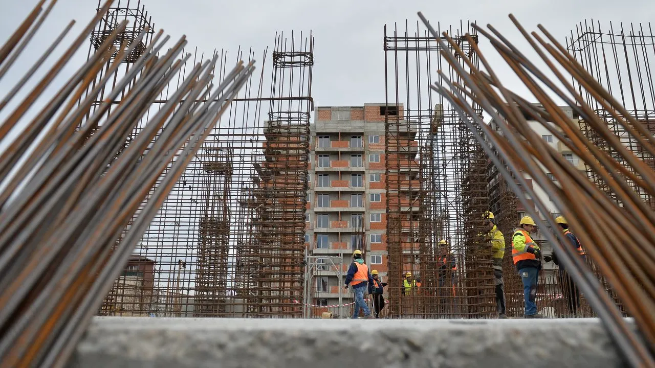 A crescut numărul străinilor angajați în România. Cât câştigă muncitorii pakistanezi, nepalezi sau din Sri Lanka