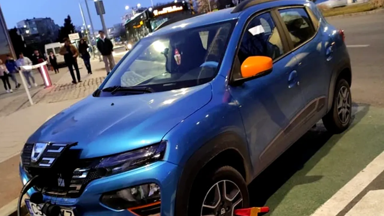 Se întâmplă în România! O mașină electrică a fost BLOCATĂ de caracatiță chiar în timp ce era la încărcat