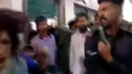 Un polițist i-a cerut unei ziariste să întrerupă transmisia LIVE. Ce a urmat după ce aceasta a refuzat e incredibil