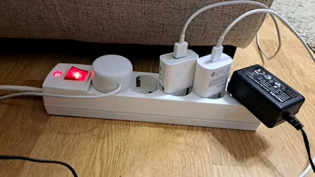 Specialiștii avertizează. Dispozitivele pe care nu ai voie să le bagi într-un prelungitor