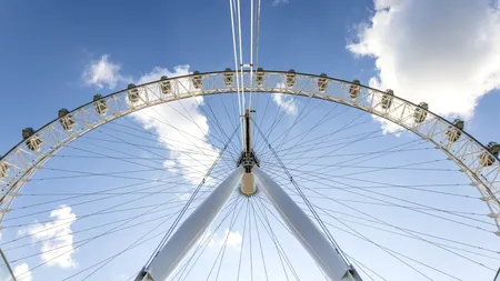 Banca Angliei menține nivelul dobânzii de referință / Presiunile inflaționiste persistă, iar activitățile economice ale Marii Britanii încetinesc