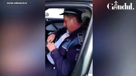 GÂNDUL LIVE. Polițist amendat de două ori pentru încălcarea legislației rutiere! Dialog incredibil cu colegii: „Nu vă dau plăcuțele, nu am de ce!”