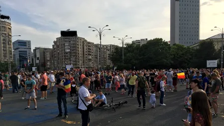 Protest #CoruptiaUcide în Piața Victoriei din București