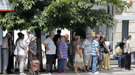 Constructorii muncesc ca-n IAD. Temperatura asfaltului este egală cu cea din termometre