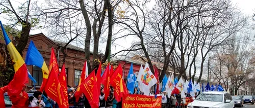 Mii de moldoveni au manifestat împotriva unui acord de asociere cu UE
