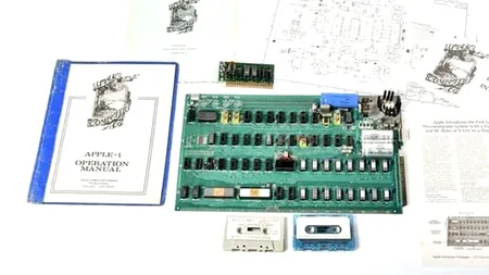 Suma uriașă cu care a fost vândut un prototip al primului calculator Apple