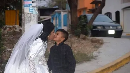 Fotografia care a scandalizat o lume întreagă ascunde un secret teribil. Ce s-a întâmplat după acuzațiile privind căsătoria aranjată și traficul de copii

