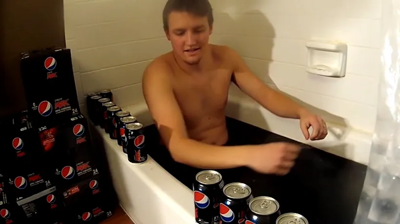 Bizar: un bărbat scufundat într-o cadă cu Pepsi. VIDEO