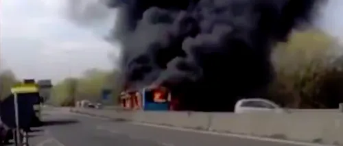 VIDEO Gest extrem în Italia. Un imigrant a incendiat un autobuz școlar în semn de protest