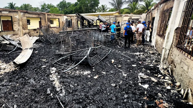 Incendiu la o școală din GUYANA, soldat cu 19 morți. Focul, pus de o elevă! Era supărată că i-a fost confiscat telefonul