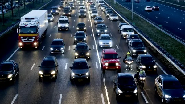Comisia Europeană, cu ochii pe MAȘINILE nesigure. Specialiștii propun revizuirea normelor de siguranță rutieră: 7.000 de vieți ar putea fi salvate