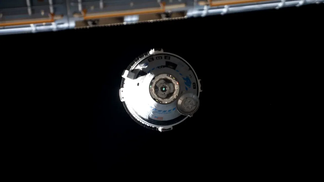 Nava spațială construită de Boeing, Starliner, are programat primul zbor pilotat de astronauți, marți, după ani de amânări. Care este miza