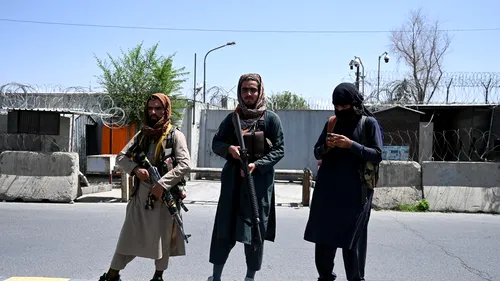 Afganistan: Talibanii nu exclud revenirea la execuții, amputări și lapidări. „Instanțele islamice vor decide”