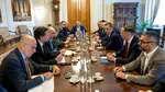 Sondajele interne pe care s-au uitat social-democrații la Consiliul de la Sinaia. Ce spun datele comandate de echipa lui Grindeanu despre viitorul PSD, poziția în preferințele electoratului și pe cine învinovățesc românii pentru criza politică actuală