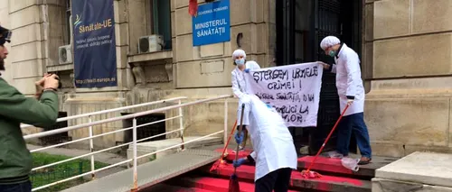 Protest la Ministerul Sănătății împotriva reacției autorităților în scandalul Hexi Pharma