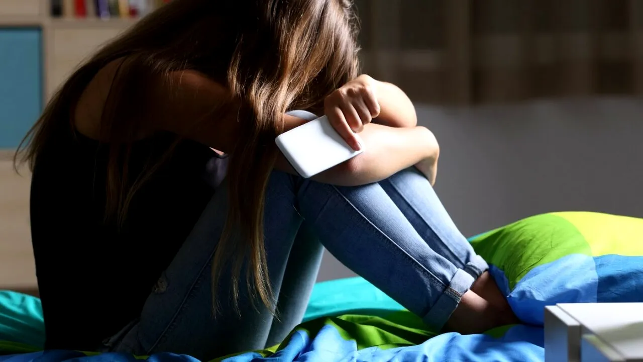 Tânără din Brașov, salvată în ultimul moment după ce a încercat să se SINUCIDĂ. Cine a dat alarma