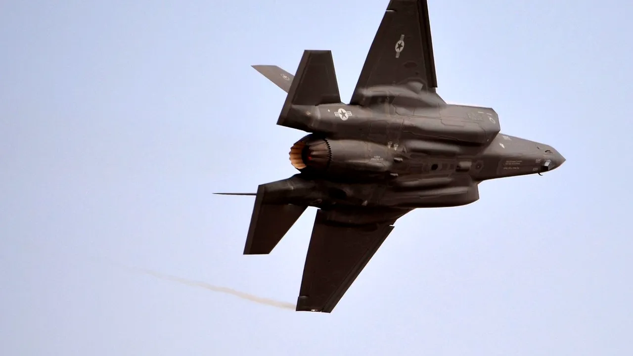 8 ȘTIRI DE LA ORA 8 Rusia ar fi trimis avioane „înarmate nuclear” în spaţiul aerian al Suediei. „A fost un act deliberat de intimidare”