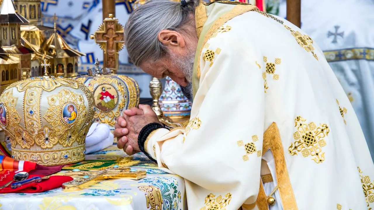 ACUZE. USR, încă un atac la adresa Bisericii Ortodoxe. Incredibil ce-i urează deputatul Iulian Bulai arhiepiscopului Pimen!