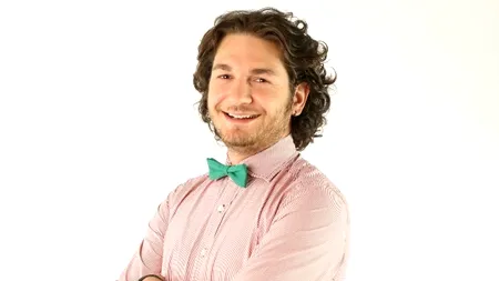 Cum a ajuns bucătar FLORIN DUMITRESCU, juratul de la MASTER CHEF. „Aveam 14 ani și munceam 17 ore în bucătărie. Când nu mai rezistam, plângeam pe umărul patiserei